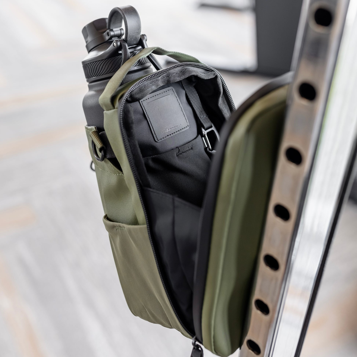 Vongo® - Magnetic Sports Bag